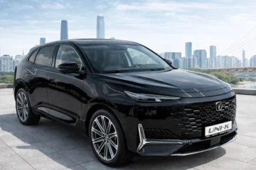 Чёрный кроссовер Changan UNI-K