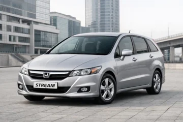 Серебристый Honda Stream
